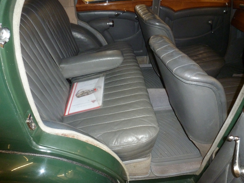 430826