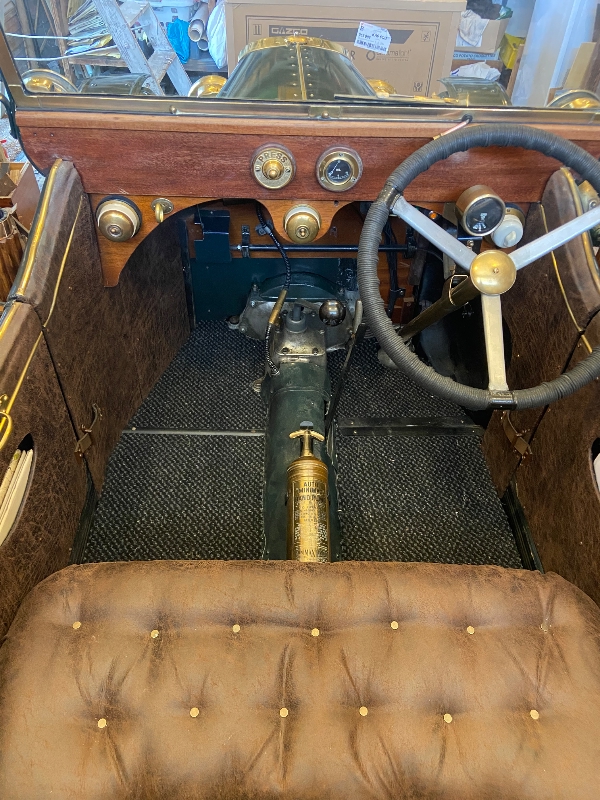 431131
