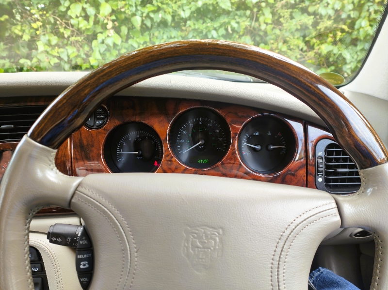 432934